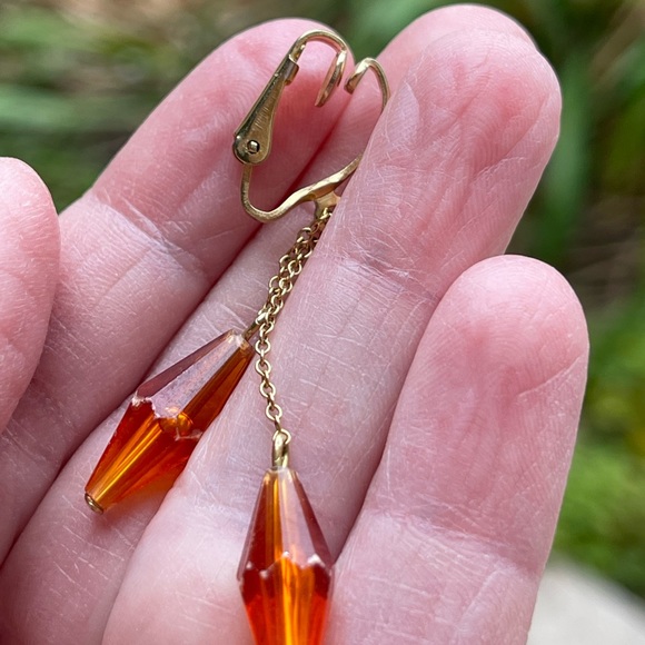 Vintage Amber Look Plastic Flower Brooch Matching Dangle Clip On Earrings Set - Picture 3 of 7